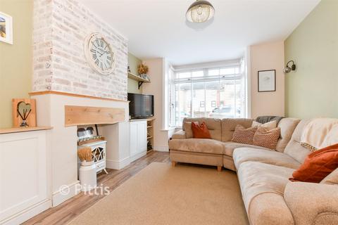 3 bedroom semi-detached house for sale, Medina Avenue, Newport, Isle of Wight