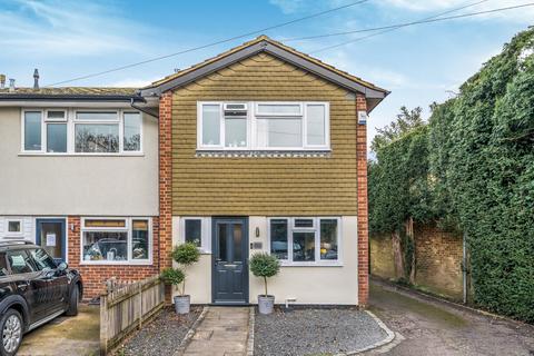 undefined, Straight Bit, Flackwell Heath, High Wycombe, Buckinghamshire, HP10