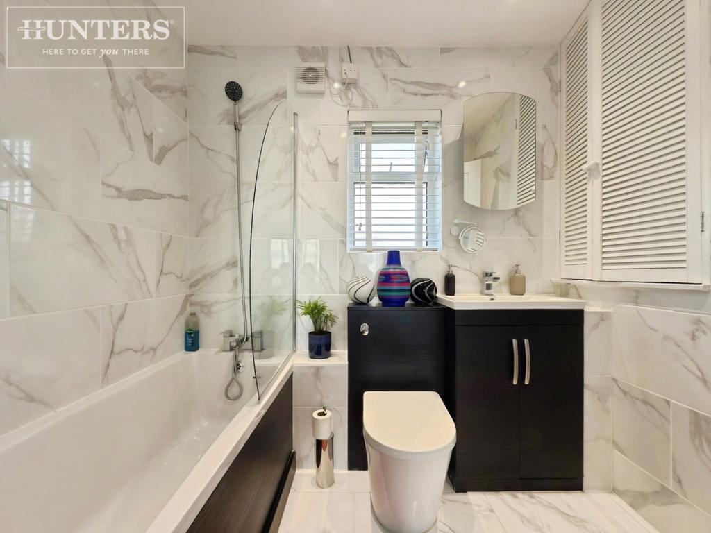 Pbox-bathroom-335883.jpeg