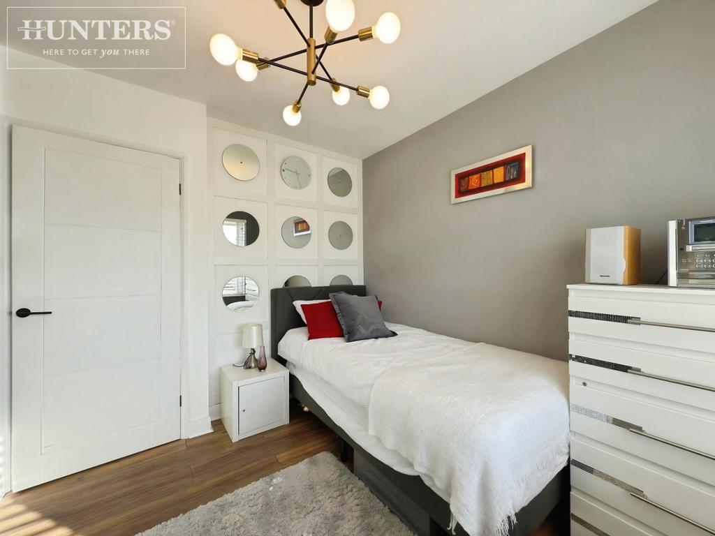 Pbox-bedroom-335883.jpeg