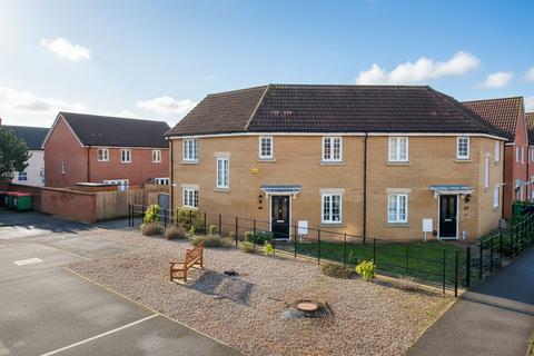 3 bedroom semi-detached house for sale, Kestrel Avenue, Queens Hills, Norwich