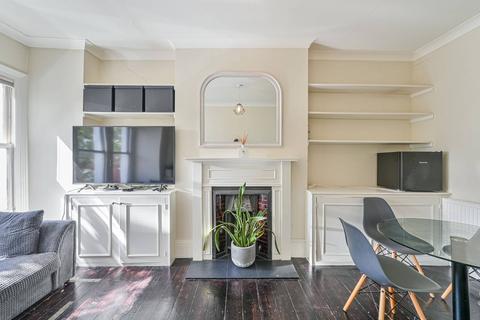 2 bedroom flat to rent, Hemberton Road, Clapham North, London, SW9
