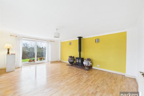 4 bedroom bungalow for sale, Abingdon Drive, Reading RG4