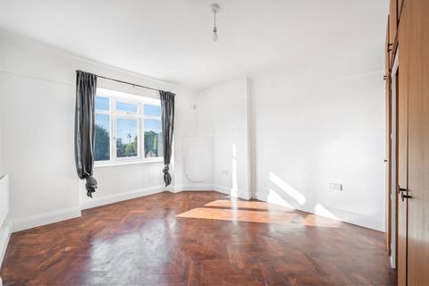 2 bedroom apartment for sale, Fernhill Court, London, E17