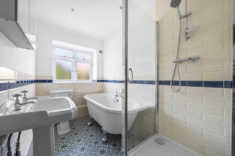 2 bedroom apartment for sale, Fernhill Court, London, E17