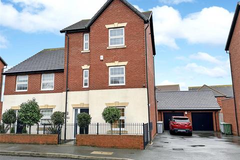 4 bedroom townhouse for sale, Marleston Lane, Middlebeck, Newark