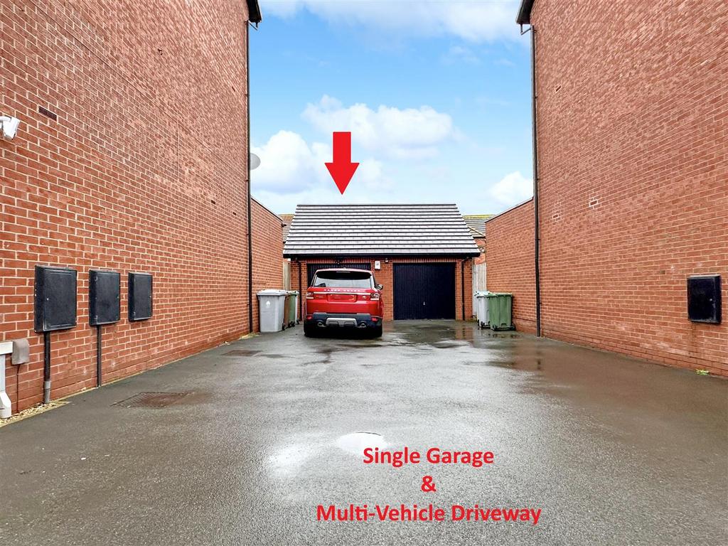 Single Garage & Multi-Vehicle Driveway 056
