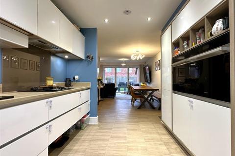 4 bedroom townhouse for sale, Marleston Lane, Middlebeck, Newark