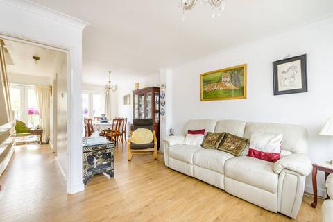 3 bedroom terraced house to rent, St James Road, Sutton, SM1