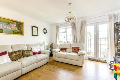 3 bedroom terraced house to rent, St James Road, Sutton, SM1