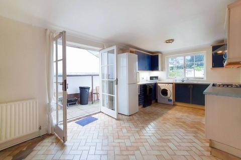 3 bedroom terraced house to rent, Claylands Road, SW8, Oval, London, SW8