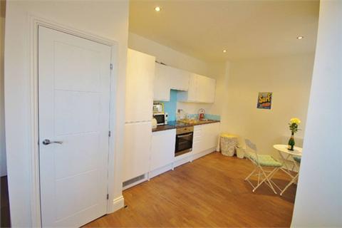 1 bedroom flat to rent, Chiltern House, WD18, Watford, WD18