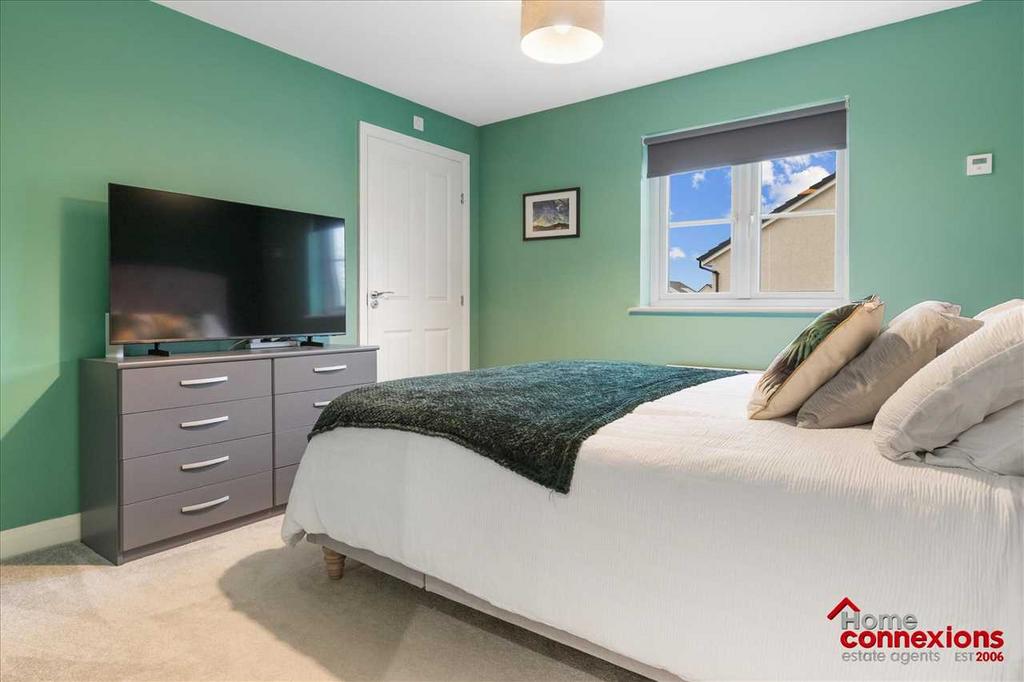 Bedroom One (3)
