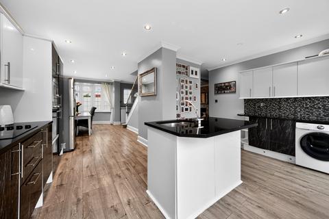 3 bedroom end of terrace house for sale, Hortus Road, London, E4