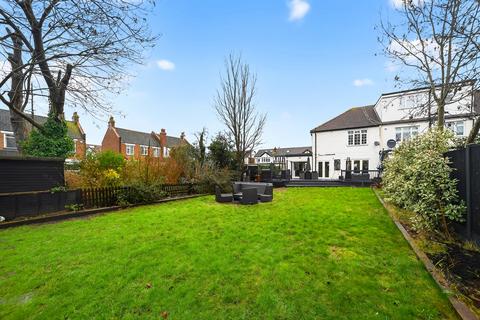 3 bedroom end of terrace house for sale, Hortus Road, London, E4