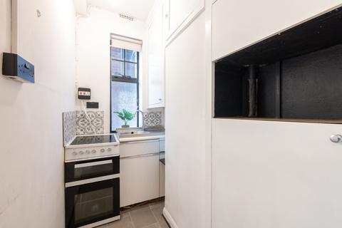 Studio to rent, Belsize Grove, London, NW3