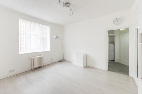 Studio to rent, Belsize Grove, London, NW3