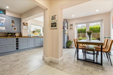 4 bedroom end of terrace house for sale, Twyford Gardens, Worthing