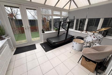 3 bedroom semi-detached house for sale, Lowerbrook Close, Horwich, Bolton, Greater Manchester, BL6