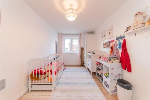 2 bedroom flat to rent, Glebelands Close, North Finchley