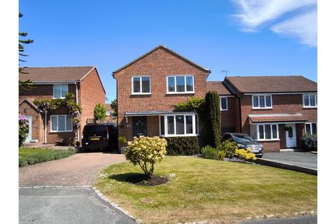 4 bedroom detached house for sale, Lightfoots Close, Scarborough, YO12