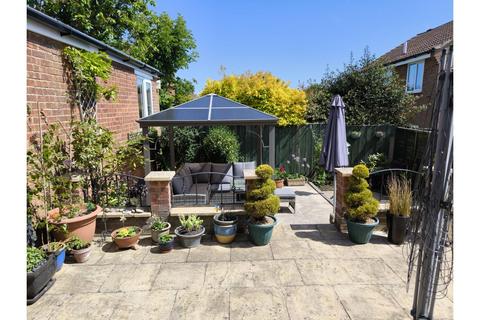 4 bedroom detached house for sale, Lightfoots Close, Scarborough, YO12