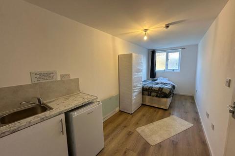 1 bedroom in a house share to rent, Radcliffe Road, Harrow