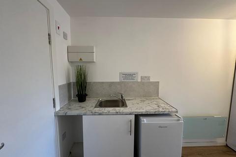 1 bedroom in a house share to rent, Radcliffe Road, Harrow