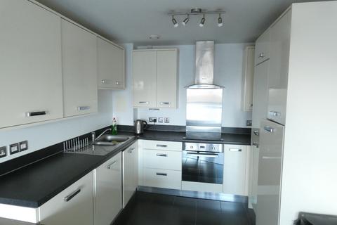 2 bedroom flat to rent, Cardigan Road, London E3