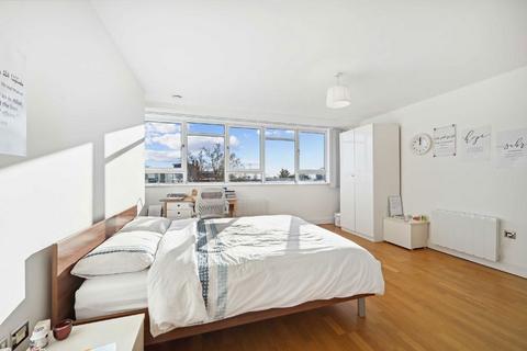 undefined, Heathcroft, London W5