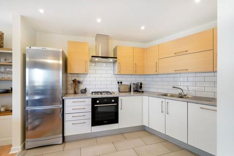 2 bedroom flat for sale, Commercial Road, London E14