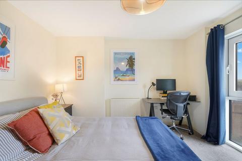 2 bedroom flat for sale, Commercial Road, London E14