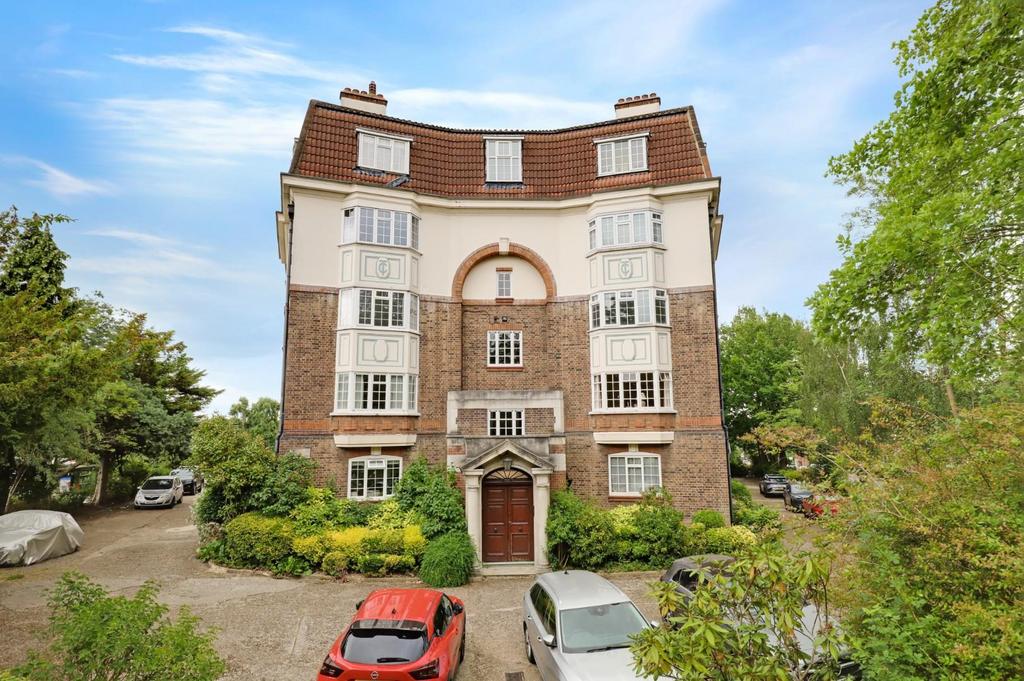 15-d047 JHProp World - 1 Torrington Court - 43.jpg