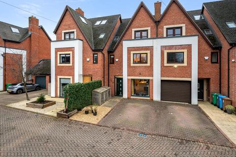 Derwent Avenue, Chorlton, Manchester, M21
