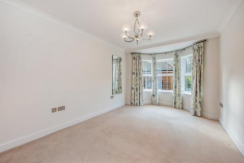 3 bedroom retirement property for sale, Tudor Court, Liphook, Hampshire