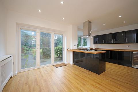 4 bedroom detached house for sale, Dartmouth Avenue, Newcastle, ST5