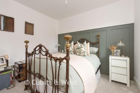 3 bedroom maisonette for sale, Chantry Mews, Reigate RH2
