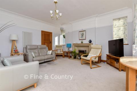 6 bedroom detached house for sale, Kingsgate Avenue, Broadstairs, Kent