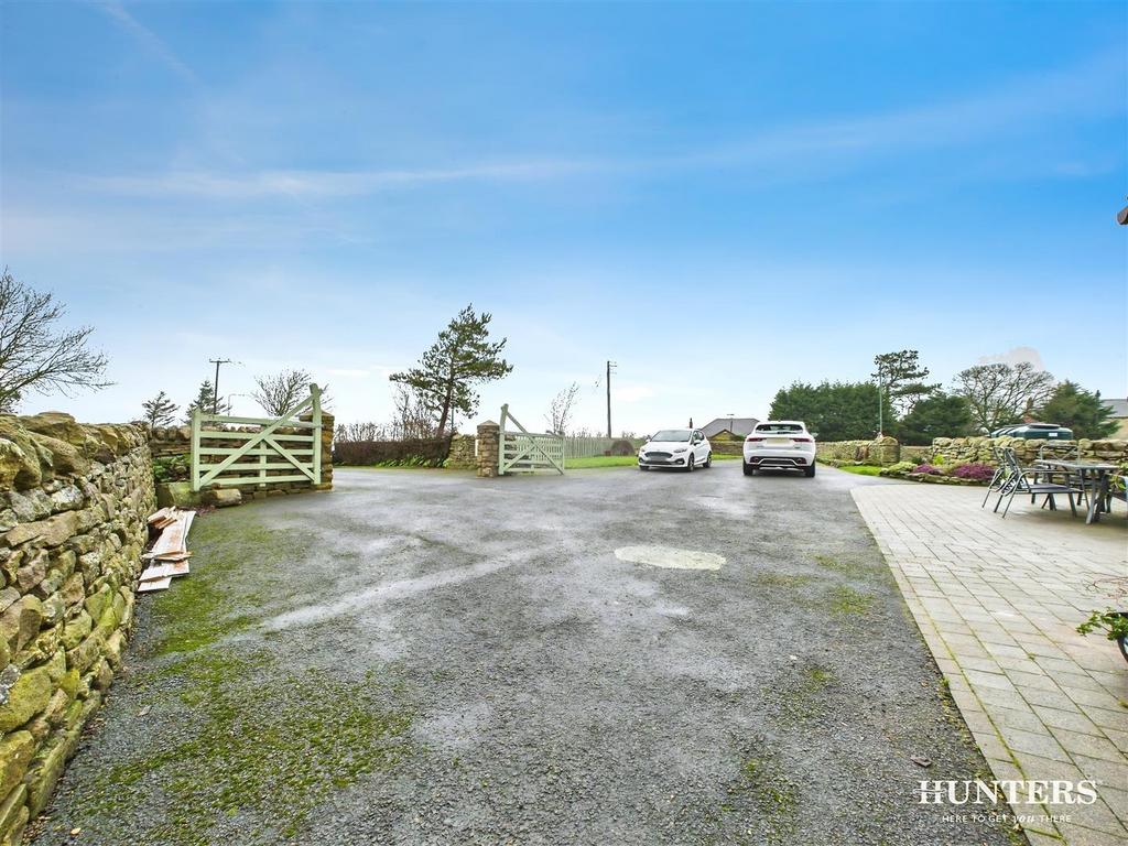 4b42dade-CAM05287 G0-PR0149-STILL024.jpg