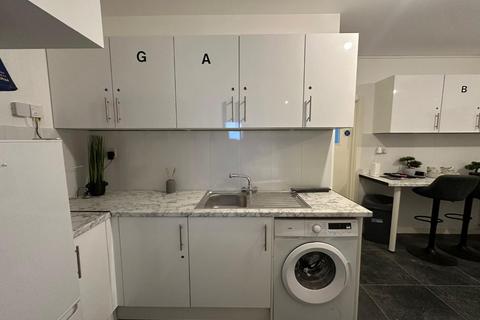 1 bedroom in a house share to rent, 85 Radcliffe Road, Belmont Circle
