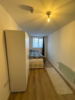 1 bedroom in a house share to rent, 85 Radcliffe Road, Belmont Circle