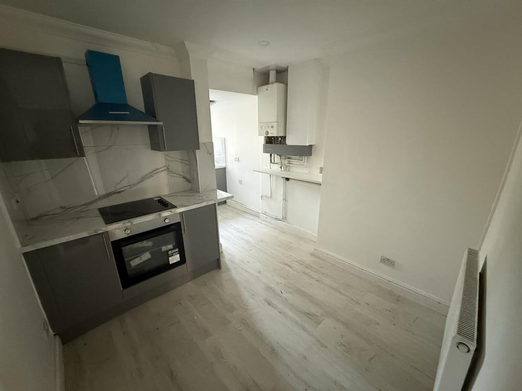 Recently refurbished 1 bed flat