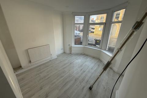 undefined, Flat 1, Mackintosh Pl
