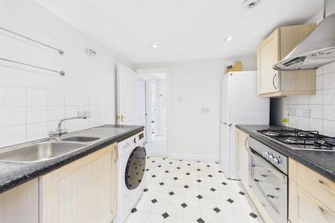 1 bedroom flat to rent, Balham High Road, London, SW12
