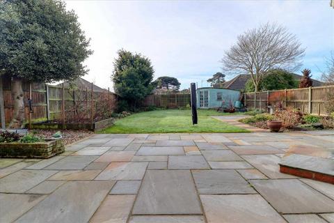 4 bedroom detached house for sale, East Clacton CO15