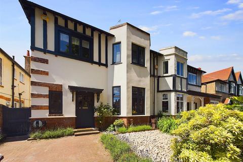 5 bedroom semi-detached house for sale, Queens Road, Whitley Bay