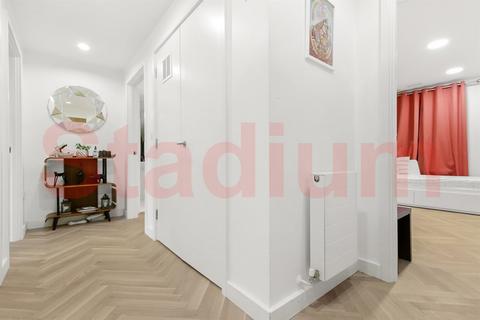 2 bedroom flat for sale, Vizion7,  N7 - EPC Rating - B