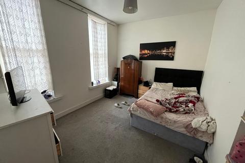 2 bedroom flat for sale, Bedford Road, Bootle, L20