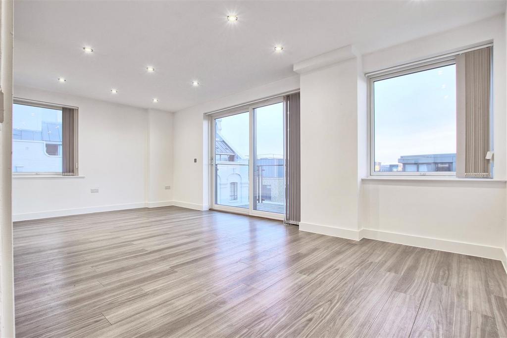 Living Area 1.jpg