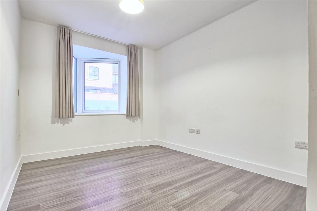 Bedroom 1.jpg